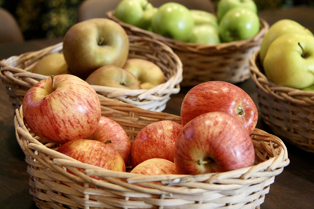 Jak wykorzystać lecznicze i pielęgnacyjne właściwości jabłek