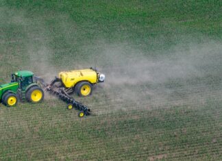 Nowoczesne technologie w produkcji nawozów i środków ochrony roślin