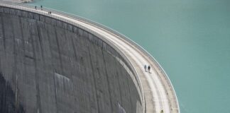Co daje większy zbiornik do hydroforu?