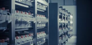 Dlaczego akumulator nie ładuje się do końca?