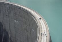 Do czego służy zbiornik hydroforowy?