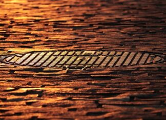 Ile waży właz żeliwny?